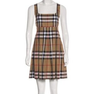 Burberry A line pleated dress size 2